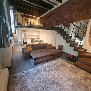 Isola - Ugo Bassi Charme Loft Apartment