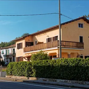 https://la-corte-di-valemi.hotelitalianriviera.com