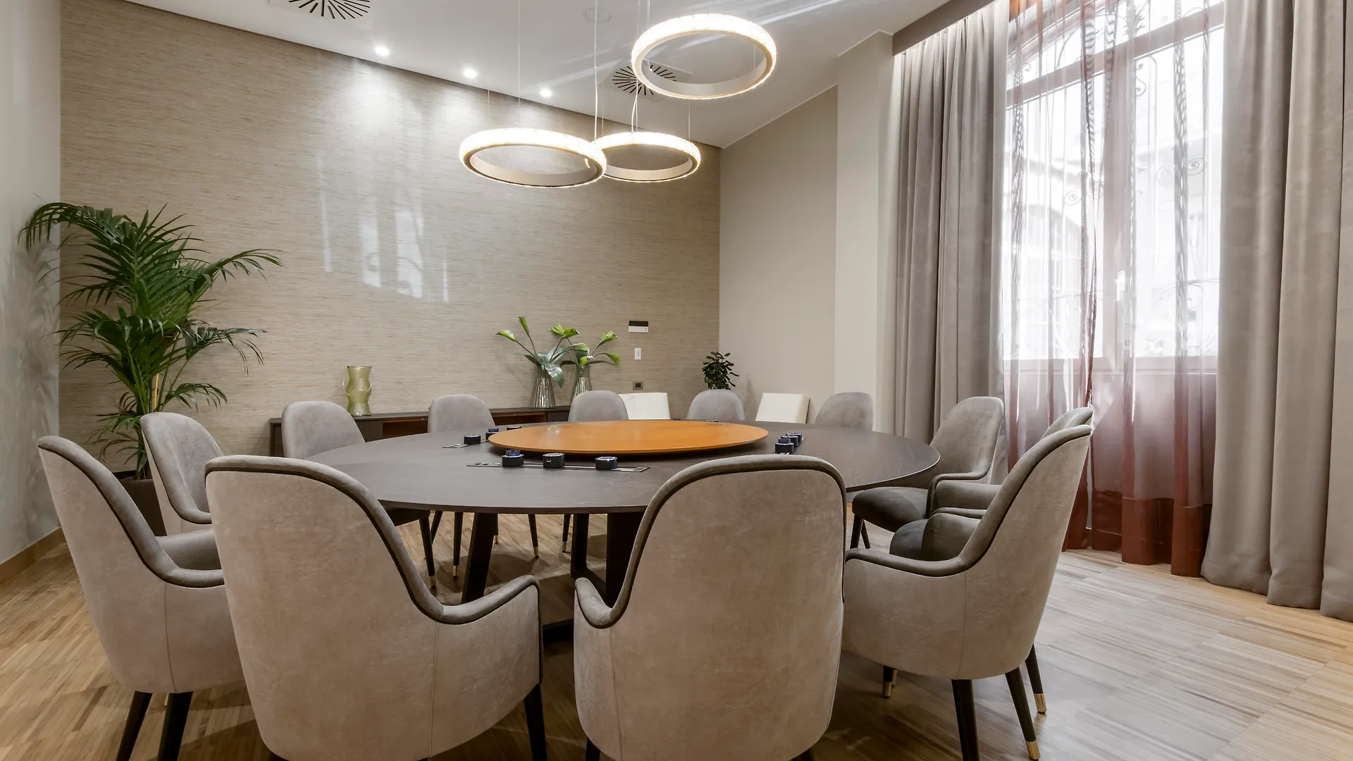 ****  Enterprise Hotel Design & Boutique Milan Italy